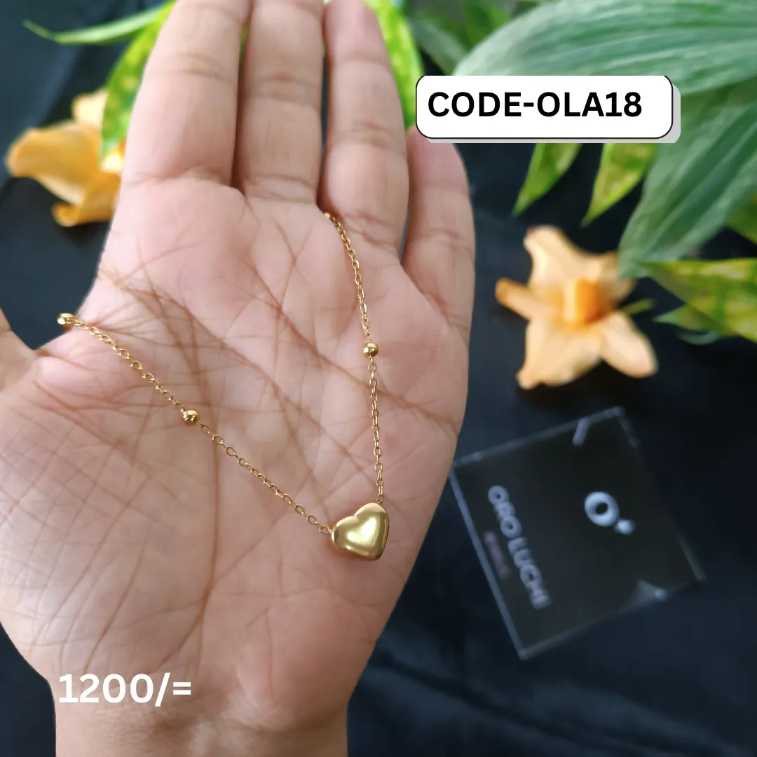 Oro Luchi Non-tarnishing Heart-shaped Clavicle Chain